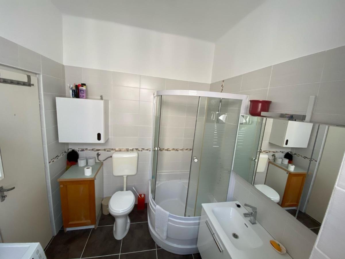 Balazs Apartman Eger Buitenkant foto
